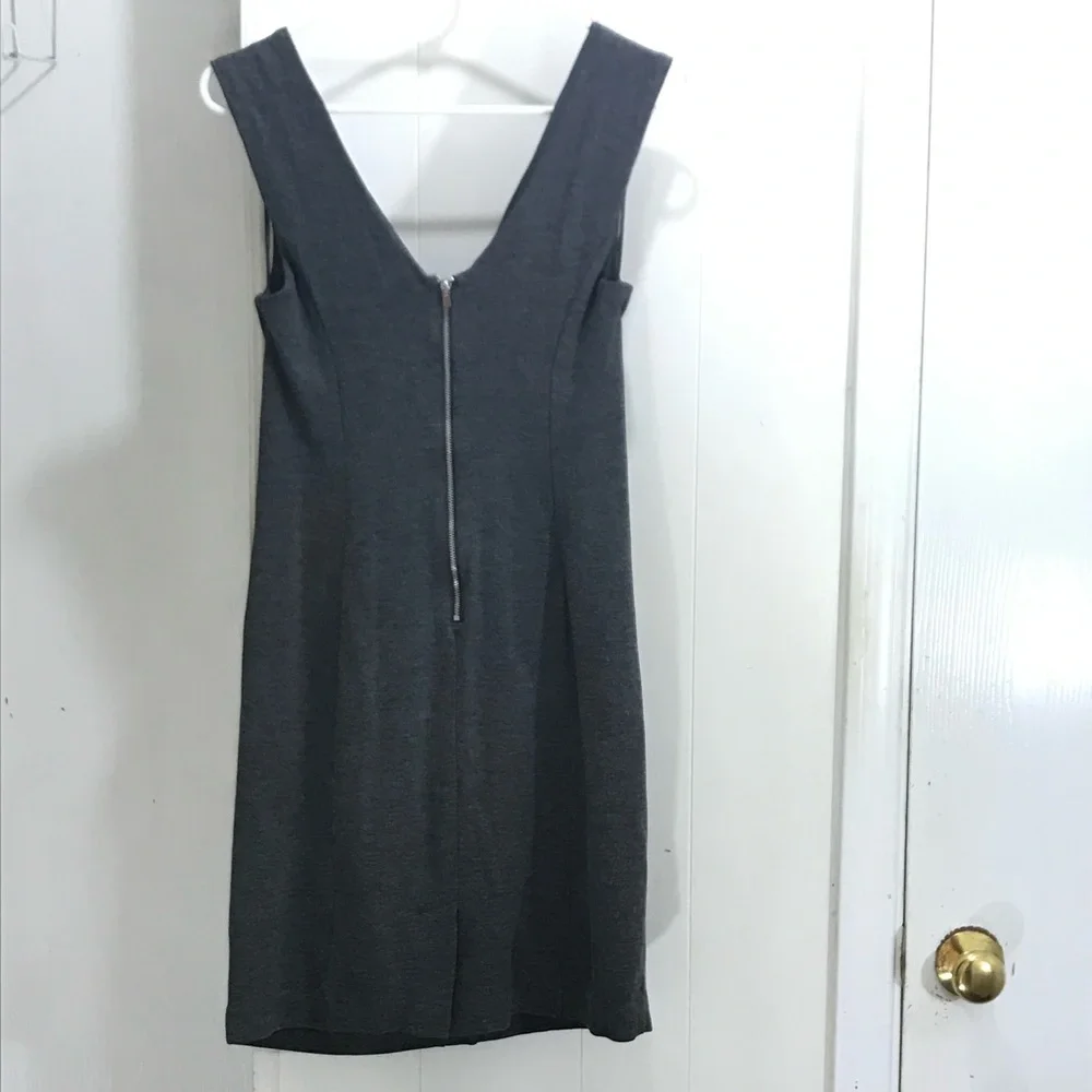 Express☀️Gray ruched dress - Picture 4 of 8